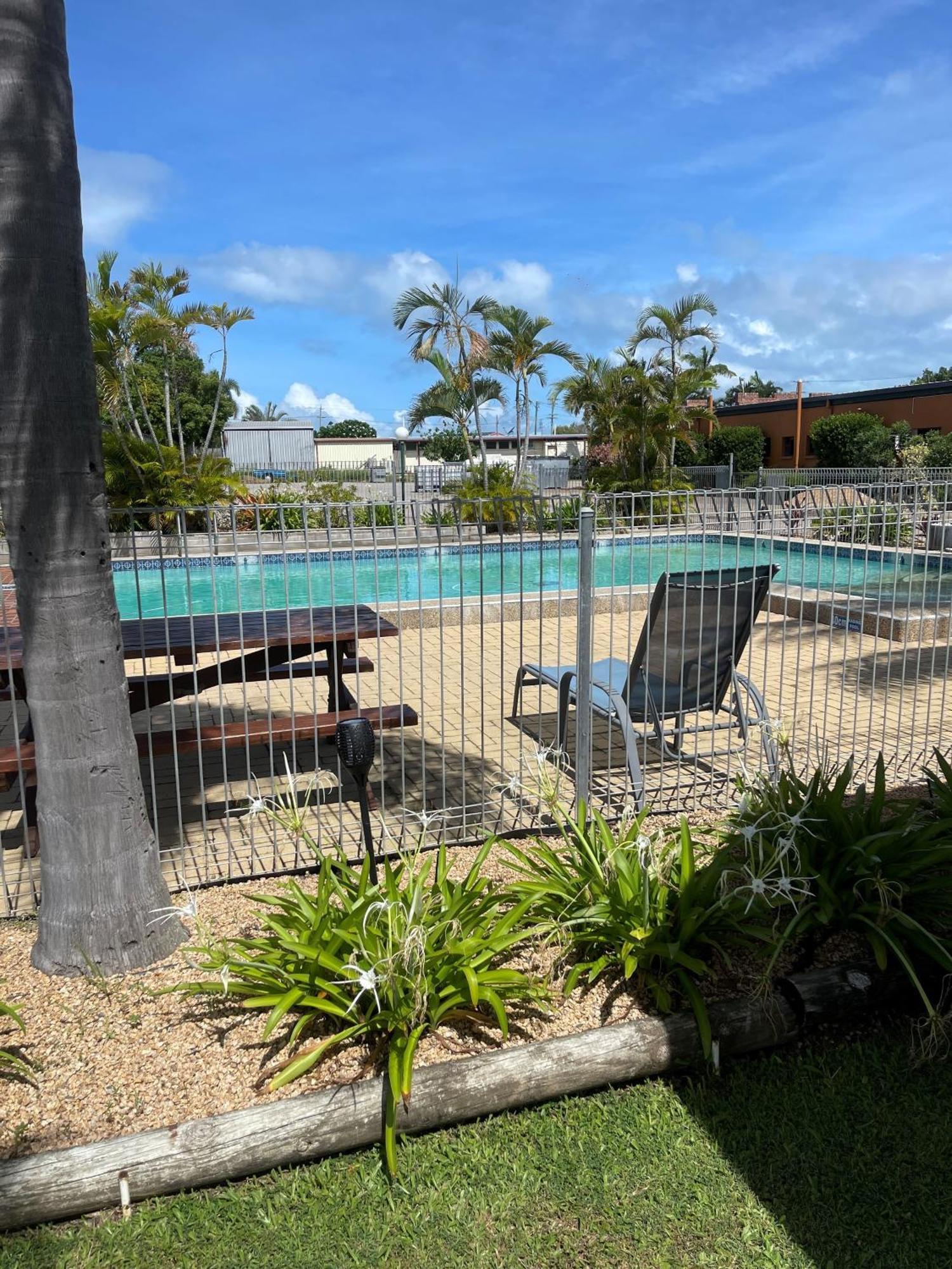 Castle Motor Lodge Bowen Buitenkant foto